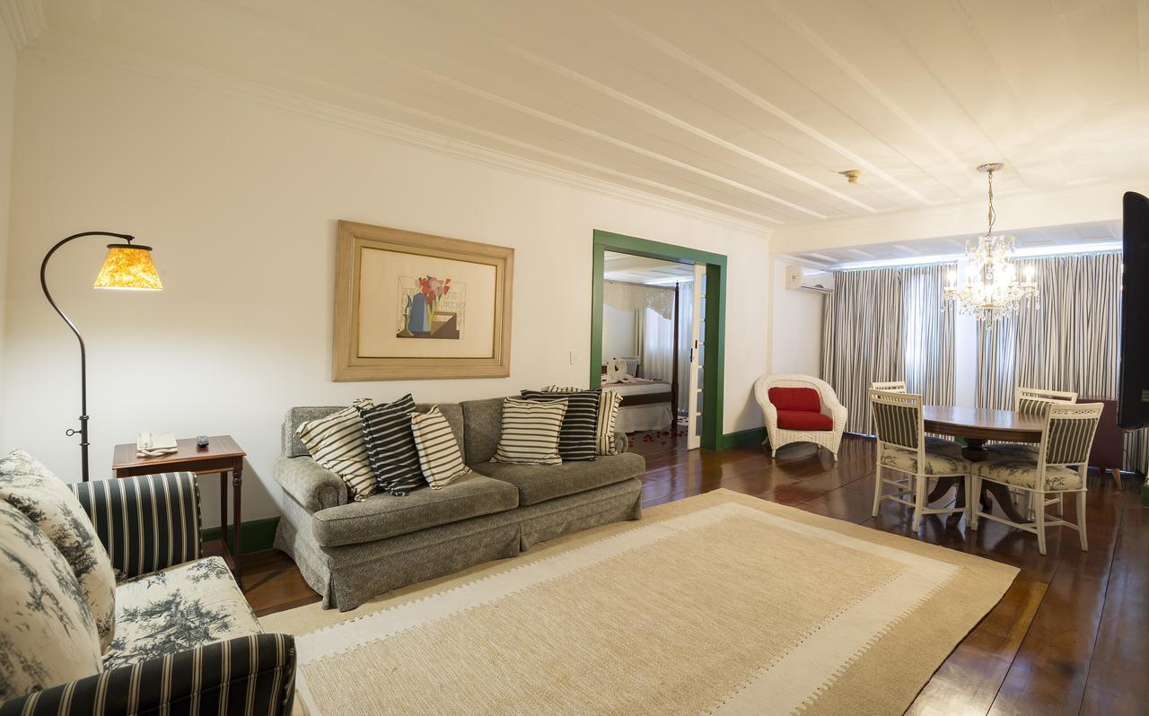 Hotel Solar Do Rosario Όρου Πρέτου Εξωτερικό φωτογραφία A living room in a typical apartment